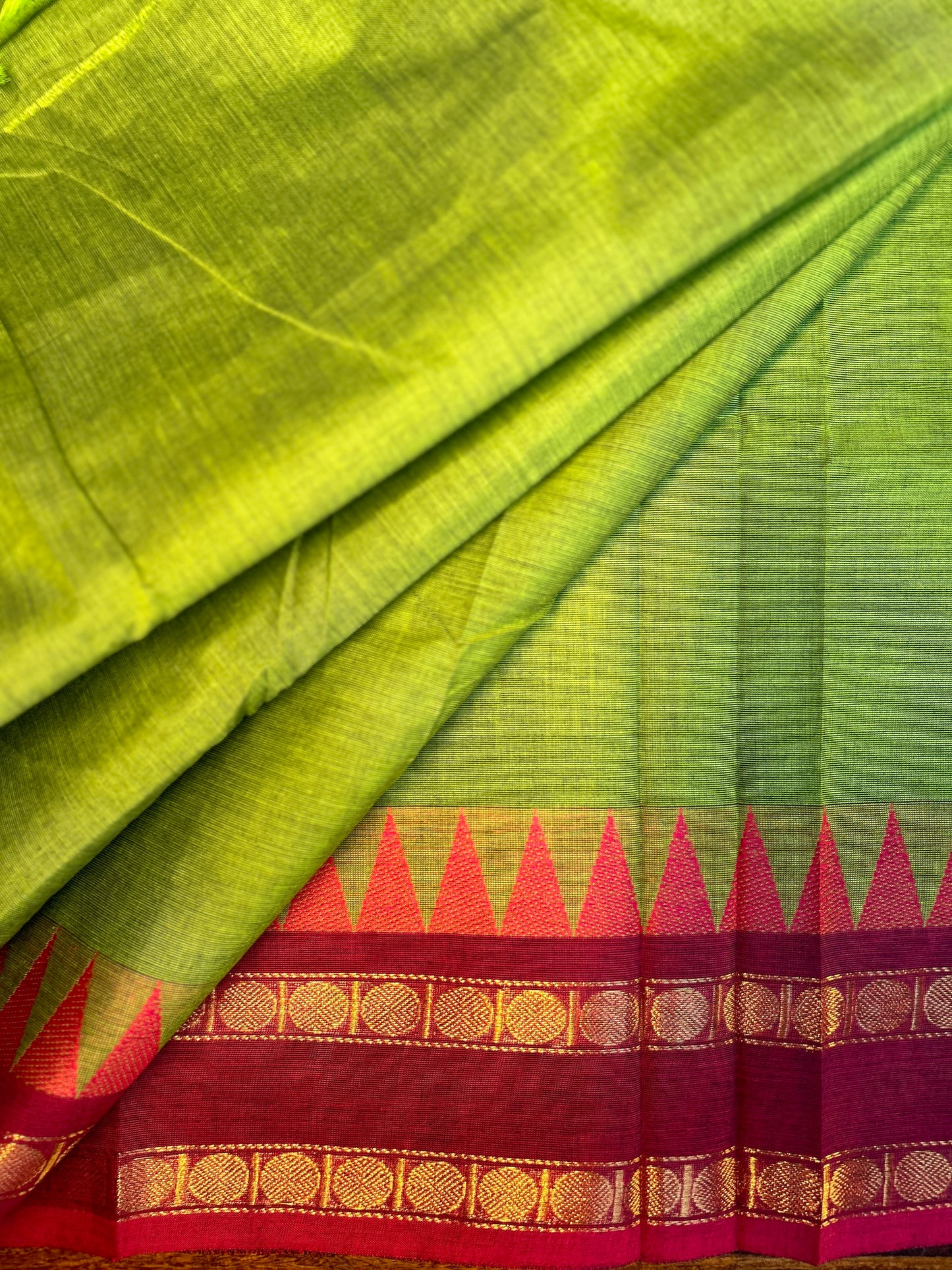 Parot Green with Majenta Chettnadu Saree